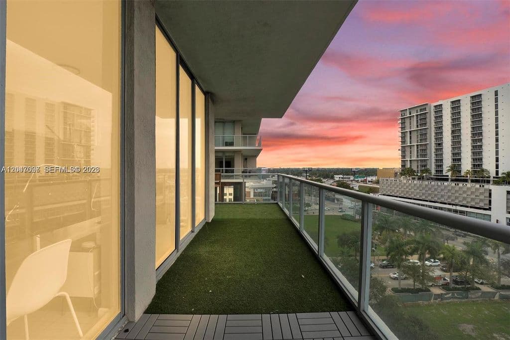 3-bedroom Condo — 3470 E Coast Ave APT H0904
