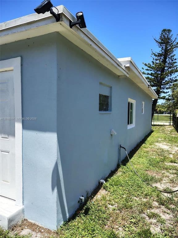 3-bedroom Single-Family Home — 311 NW 28th Way