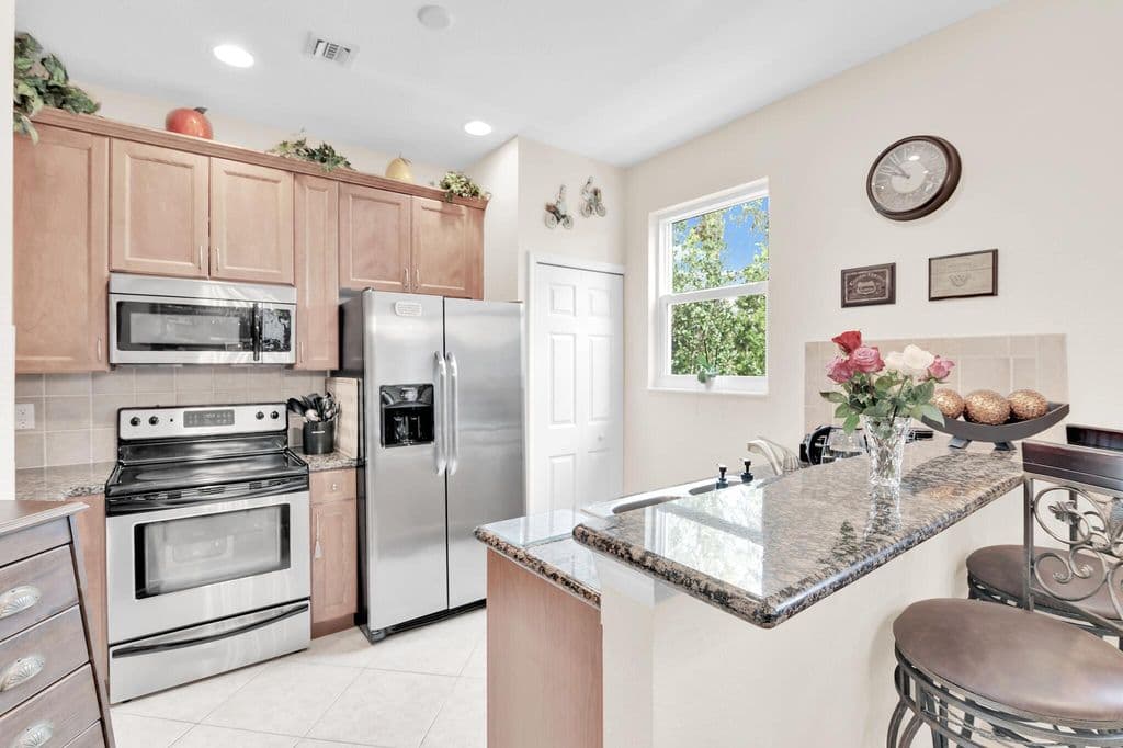 3-bedroom Property — 528 Bayfront Drive