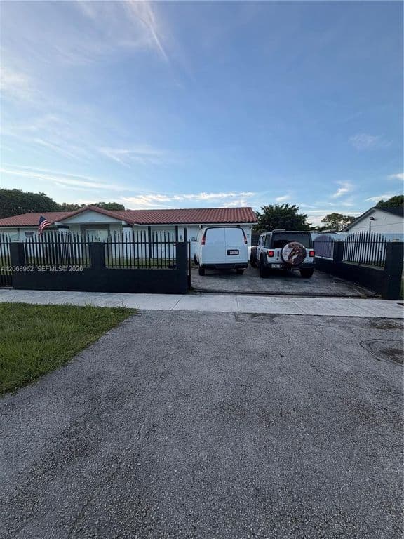 3+1 Müstakil ev — 15171 SW 70th St