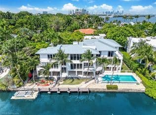 6+1 Müstakil ev — 3835 Carole Ct, Miami, 33133