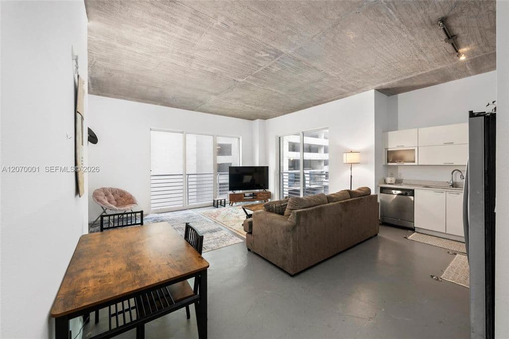 2+1 Condo — 234 NE 3rd St APT 602
