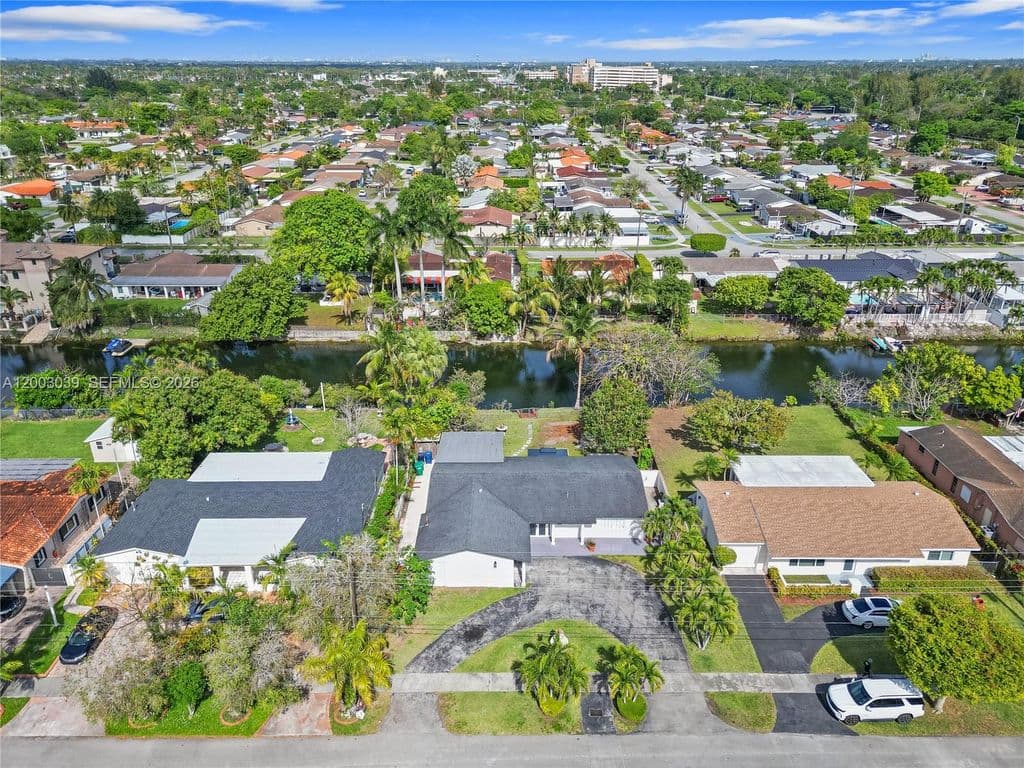 4-bedroom Single-Family Home — 3921 SW 124th Ct