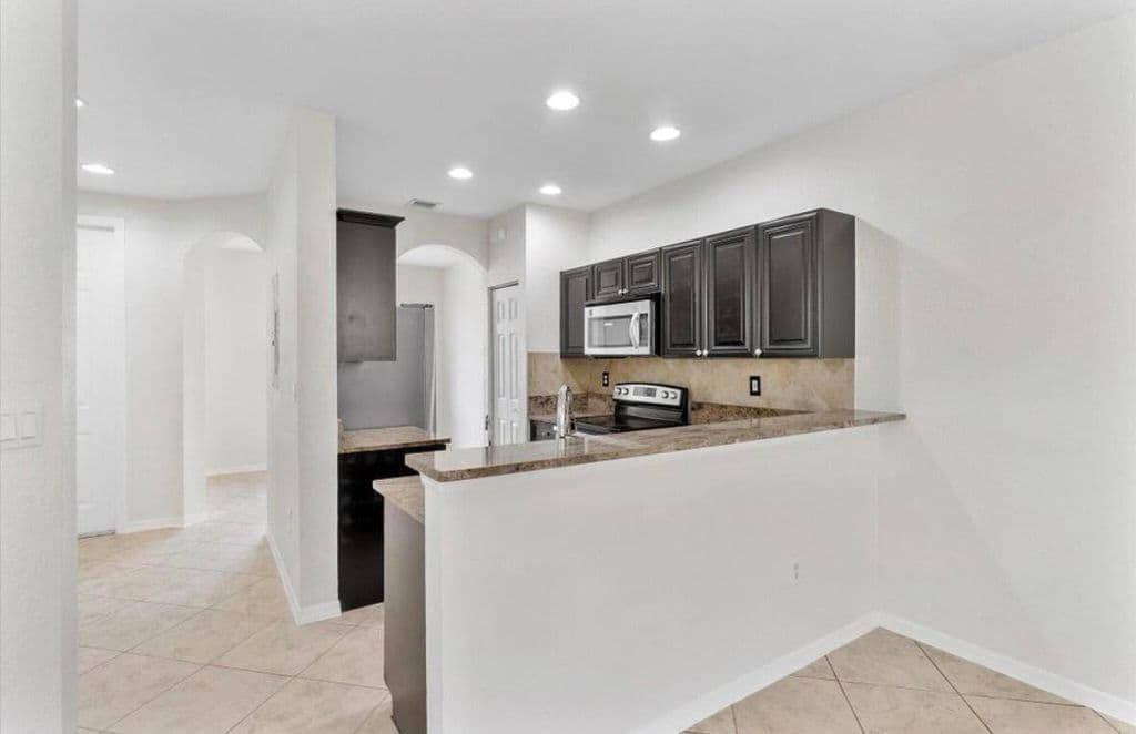 3-bedroom Property — 6051 SW 19TH Court