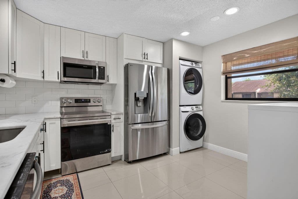 2+1 Condo — 4111 NW 22ND Street #250E
