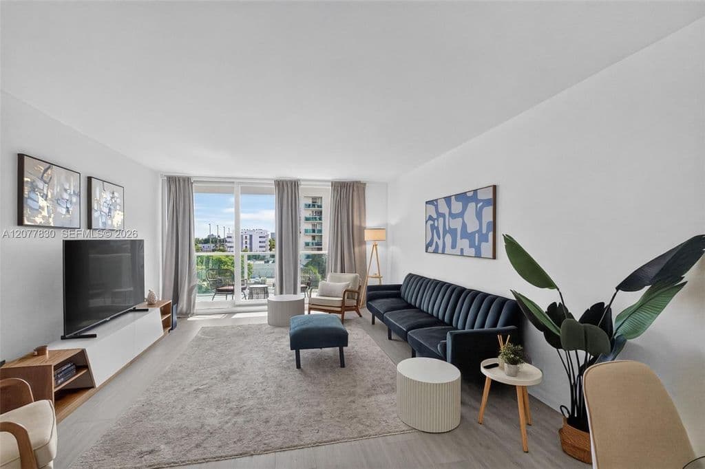 1-bedroom Condo — 1000 West Ave APT 509