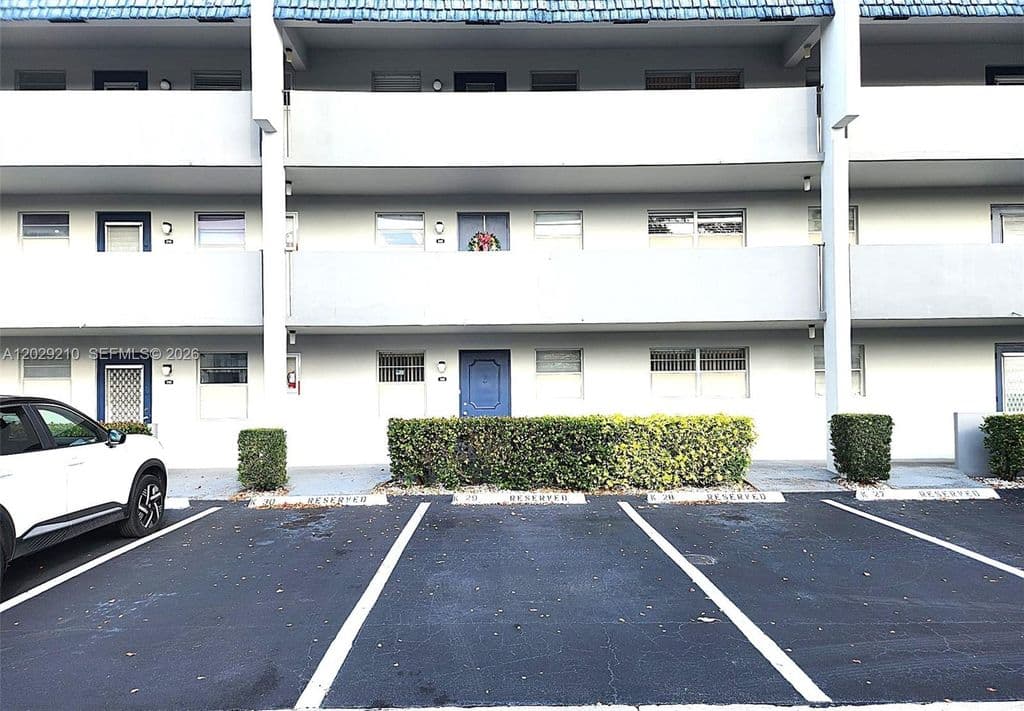 2+1 Condo — 7787 Golf Circle Dr APT 109