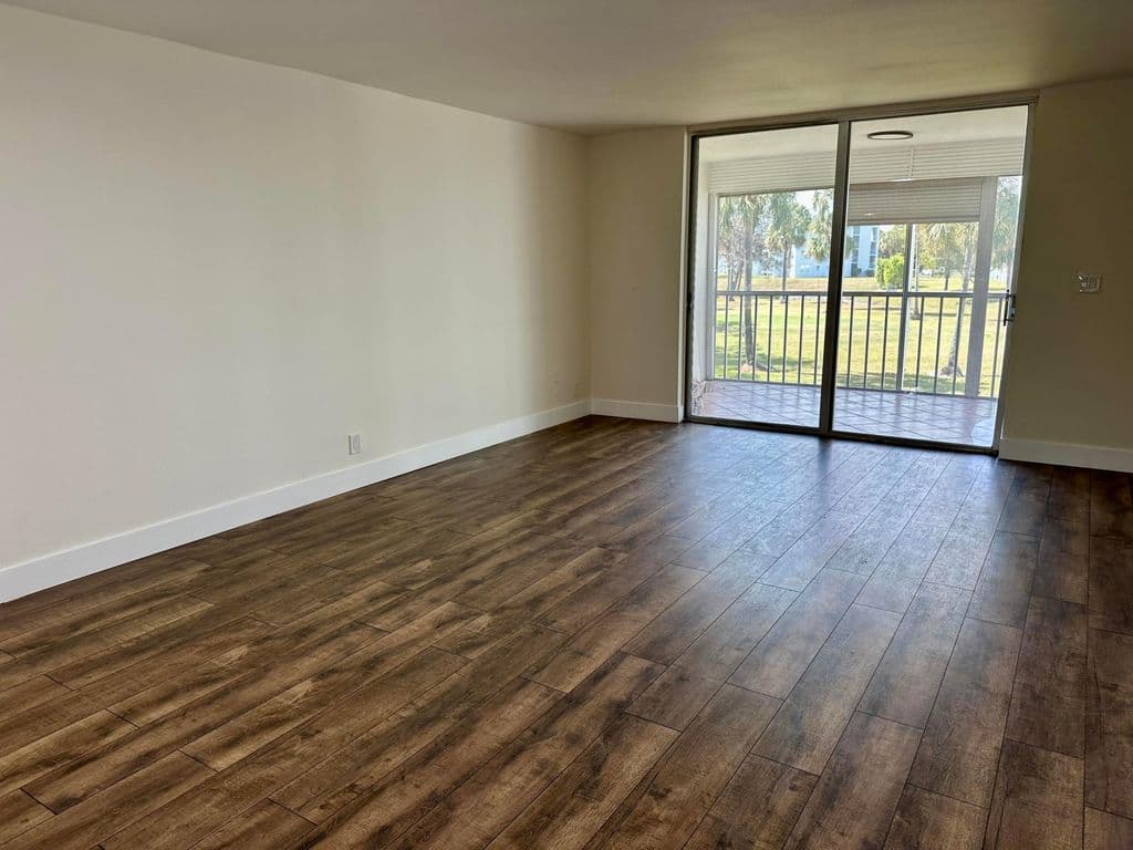2+1 Condo — 7664 NW 18TH Street #208