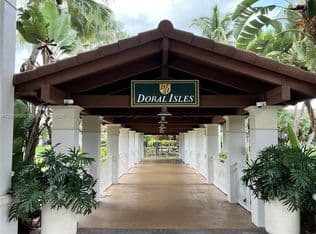3+1 Condo — 10750 NW 66th St APT 401, Doral, 33178