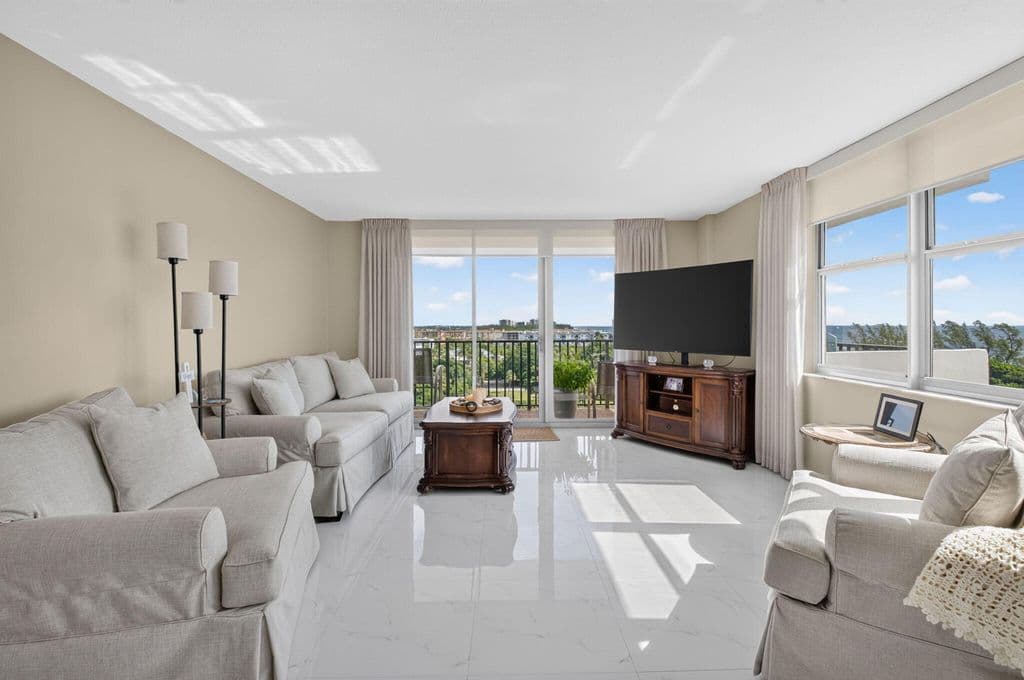 2+1 Condo — 2121 N Ocean Boulevard #1008E