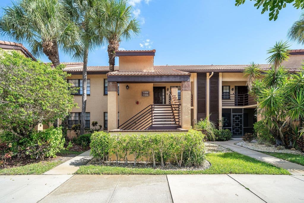 2+1 Condo — 11223 Aspen Glen Drive