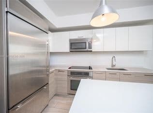1-bedroom Condo — 1300 Brickell Bay Dr APT 710, Miami, 33131