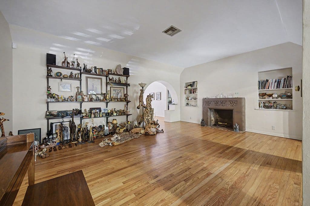 3-bedroom Single-Family Home — 3700 Harlano Street