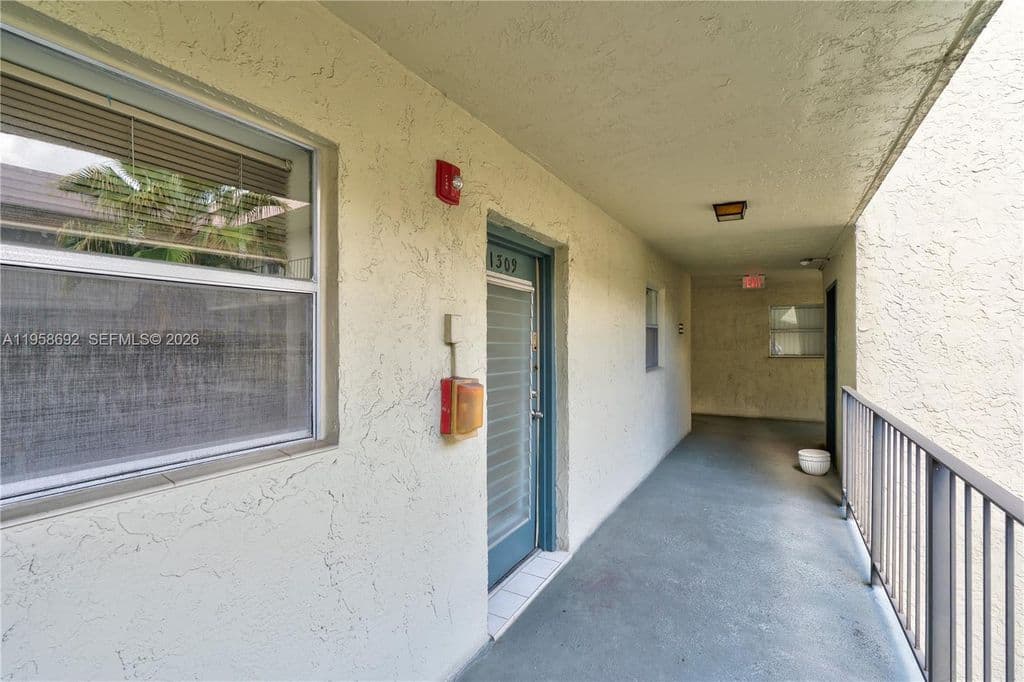 2-bedroom Condo — 1800 SW 81st Ave APT 1309