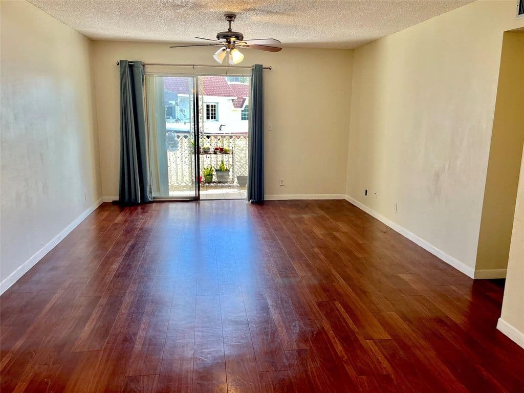 2-bedroom Condo — 700 SE 2nd Avenue #416