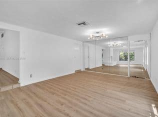 3-bedroom Single-Family Home — 5096 SW 28th Ter, Fort Lauderdale, 33312