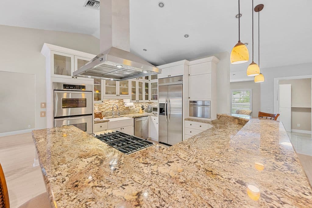 4-bedroom Property — 14409 67th Trail N