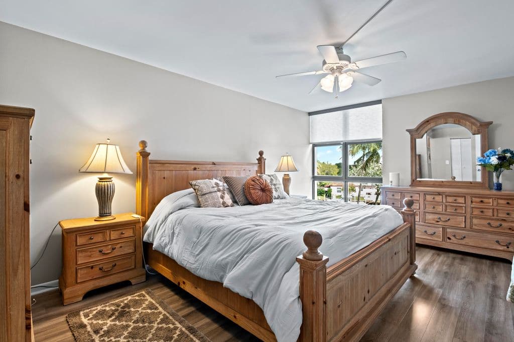 2-bedroom Condo — 1101 River Reach Drive #308