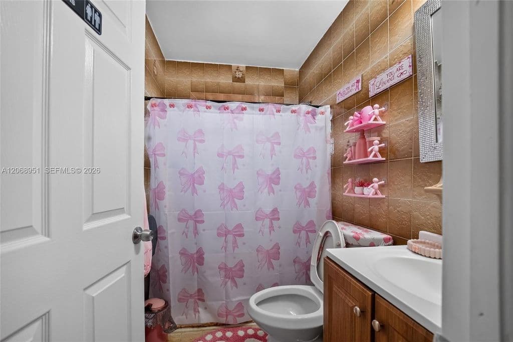 4+1 Müstakil ev — 7151 SW 42nd St