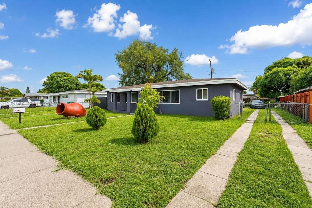 3+1 Müstakil ev — 3271 NW 173rd Ter