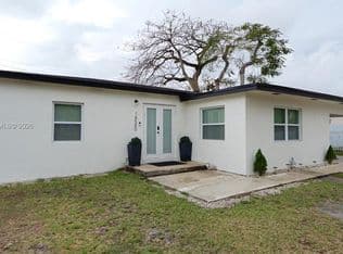 3+1 Müstakil ev — 14580 Harrison St, Miami, 33176