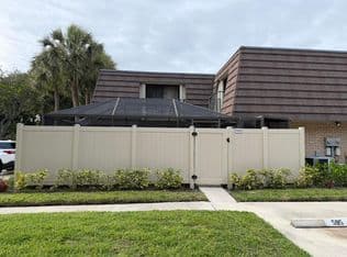 2-bedroom Townhouse — 7622 N 76th Way #200, West Palm Beach, 33407