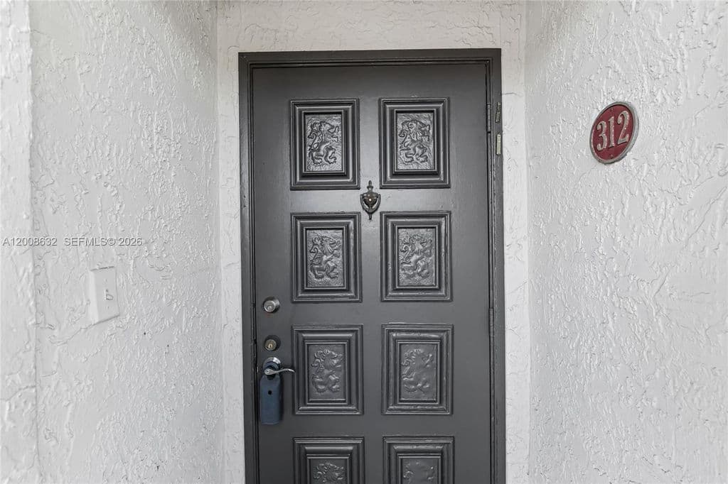 2+1 Condo — 5900 NW 44th St APT 312