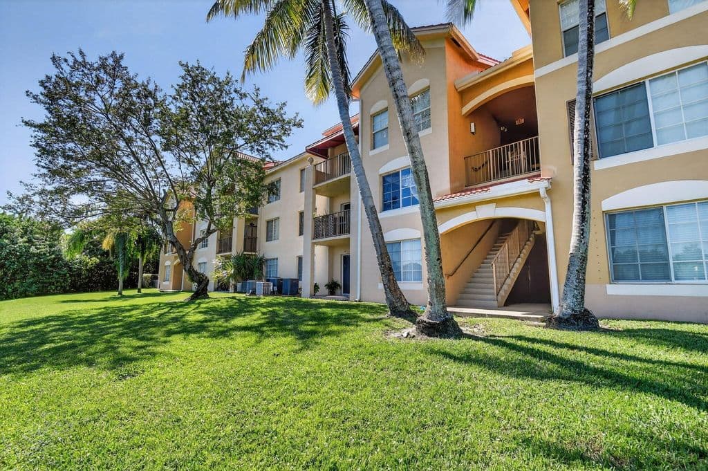 2+1 Condo — 4180 San Marino Boulevard #304