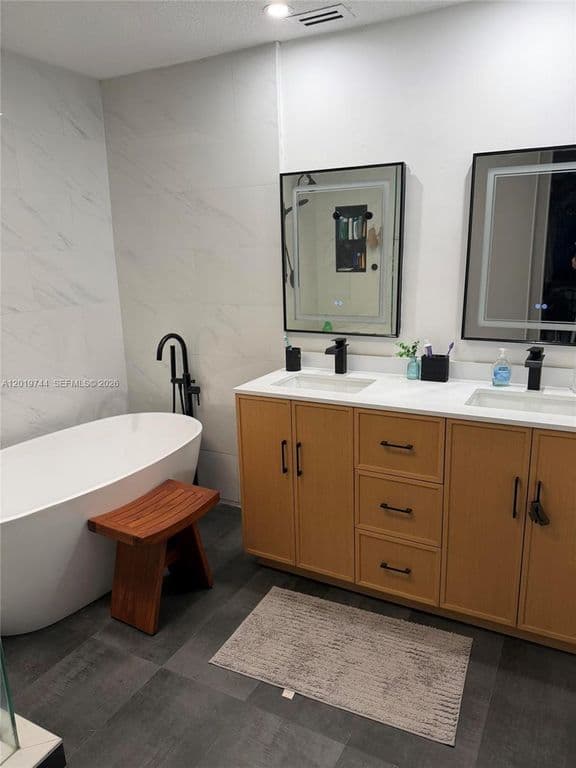 3-bedroom Single-Family Home — 1481 NW 104th Ave