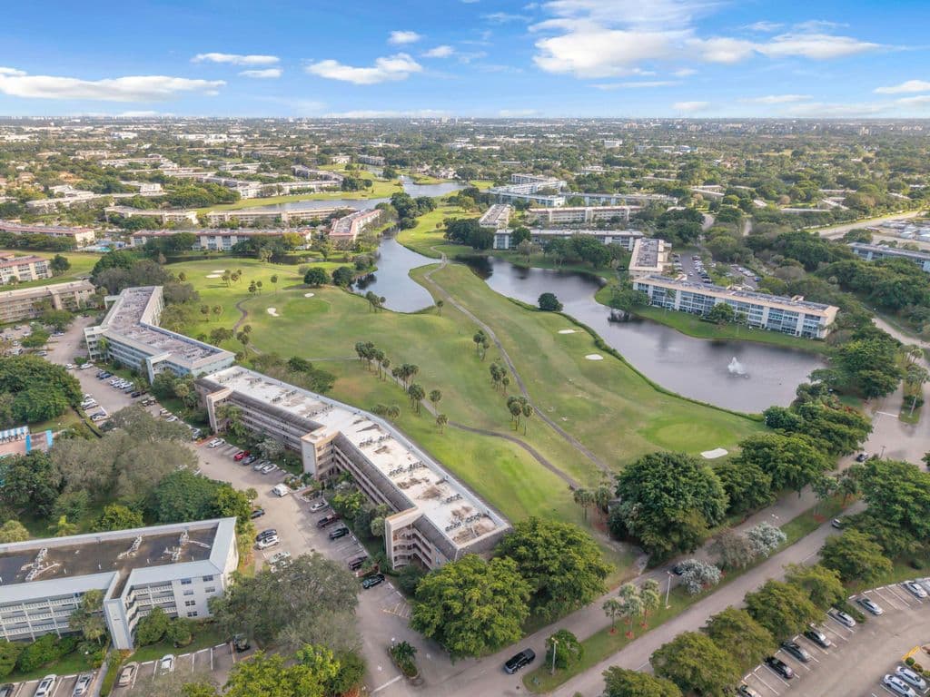 2-bedroom Condo — 3003 PORTOFINO Isle #K1