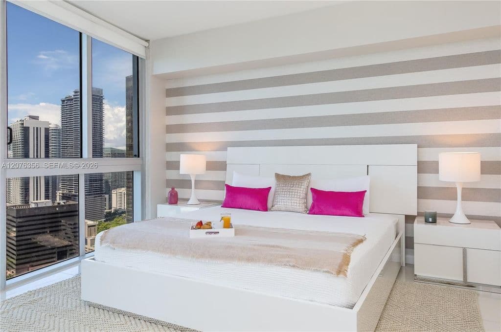 2+1 Condo — 485 Brickell Ave APT 3410