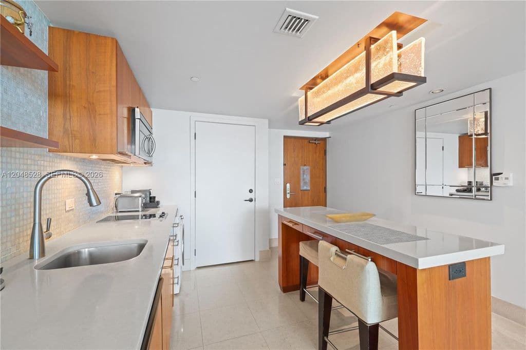 2+1 Condo — 6801 Collins Ave #516