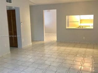 2-bedroom Condo — 9810 Hammocks Blvd APT 202, Miami, 33196
