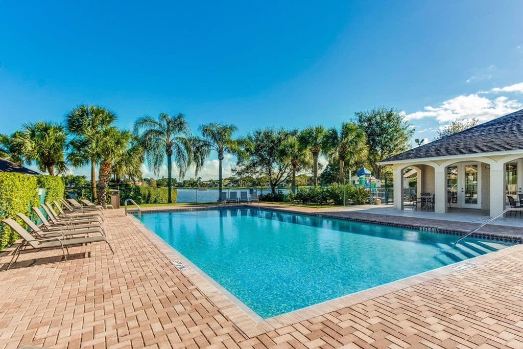 3+1 Müstakil ev — 13053 Meadowbreeze Drive