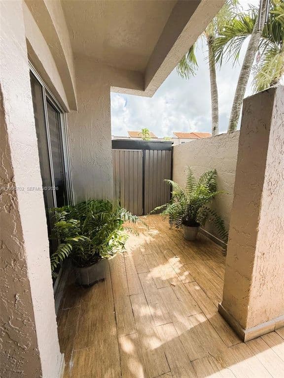 3+1 Mülk — 6217 SW 128th Pl