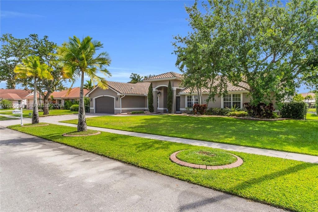 3+1 Müstakil ev — 321 NW 193rd Ave