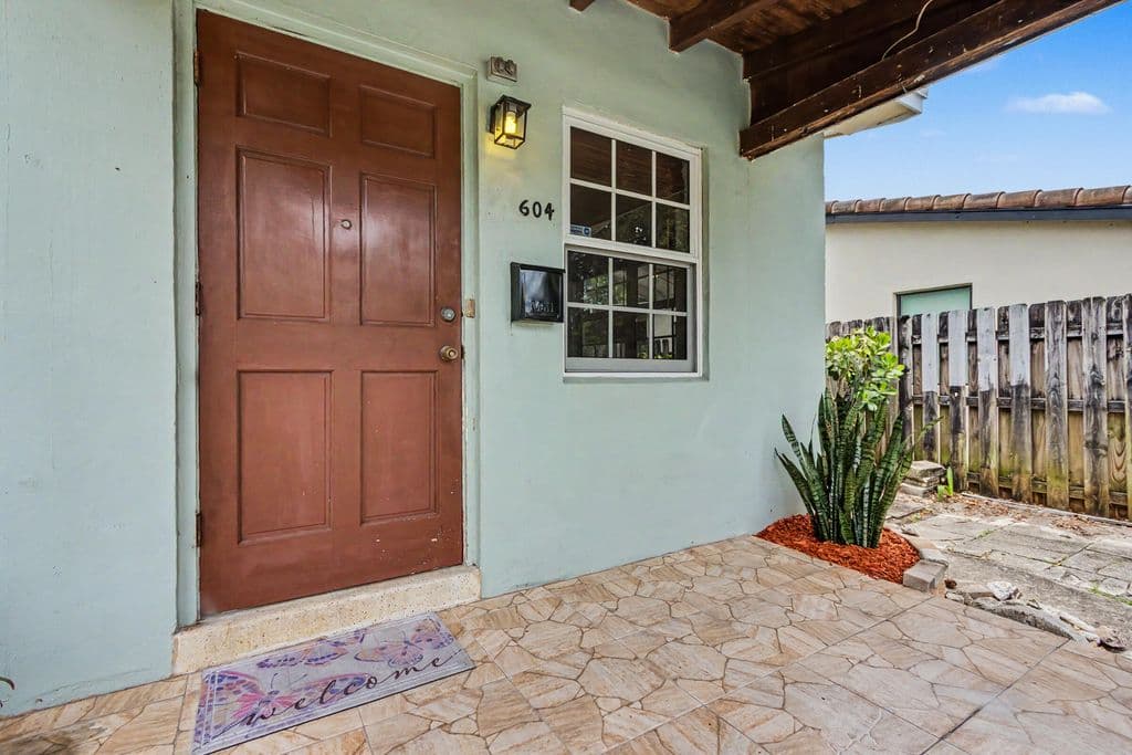 3-bedroom Single-Family Home — 604 NE 14th Place