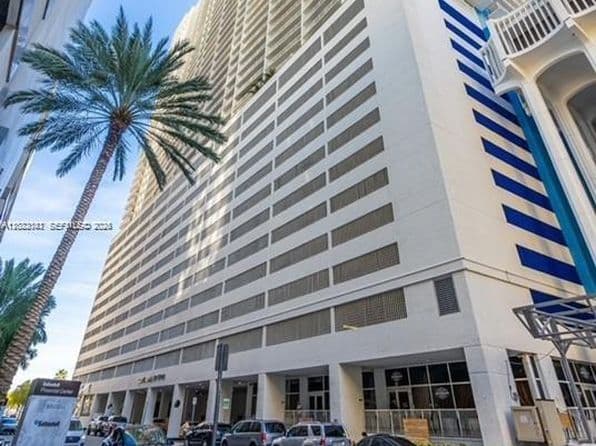 The Club At Brickell Bay, Brickell