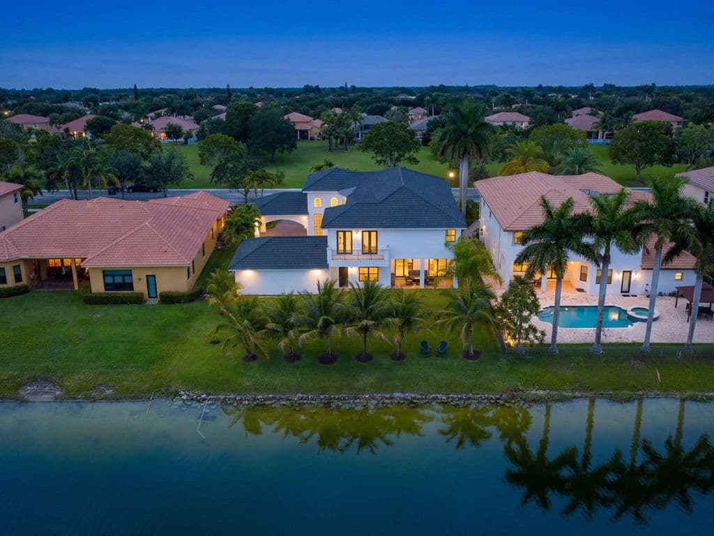 5-bedroom Single-Family Home — 18684 SW 17th Court