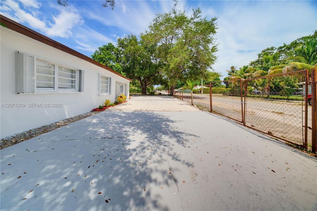 3-bedroom Single-Family Home — 2101 NW 93rd Ter