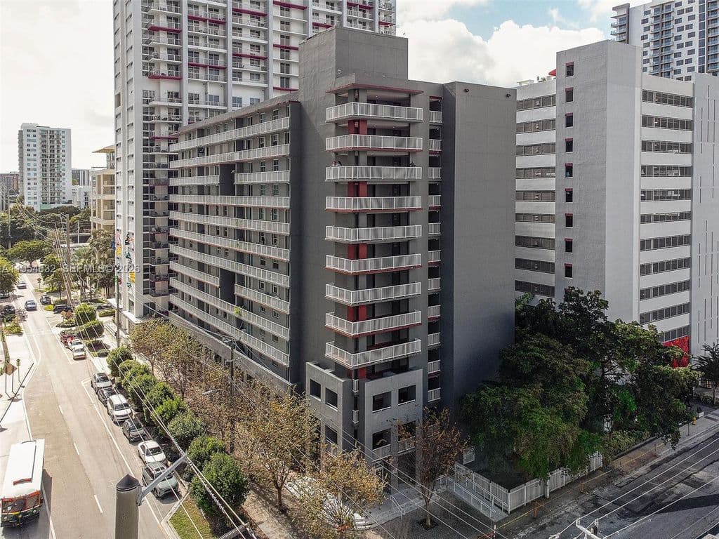 2-bedroom Condo — 104 SW 9th St APT 1101