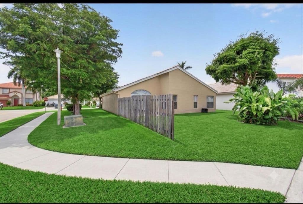3-bedroom Single-Family Home — 7116 CATALINA Way