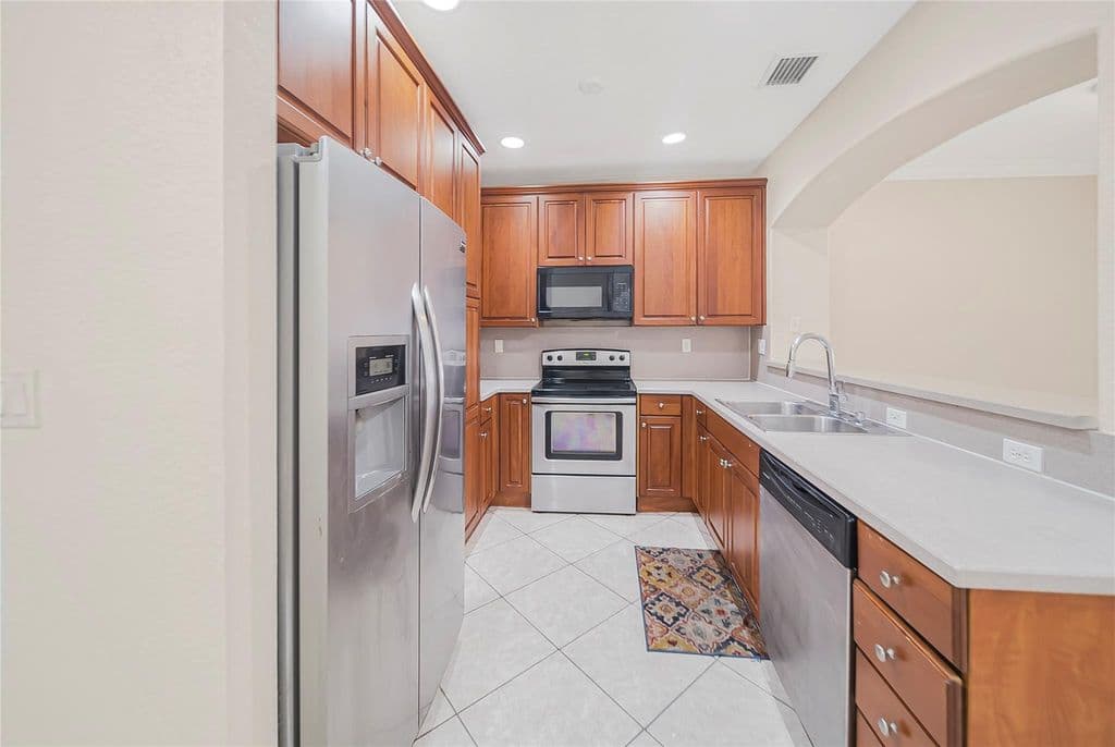 3-bedroom Property — 6603 CATALINA Lane #0