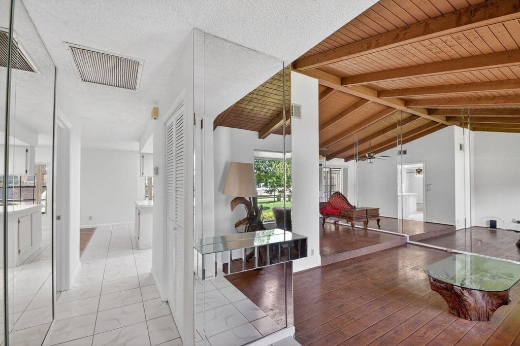 3+1 Müstakil ev — 980 Ryanwood Drive