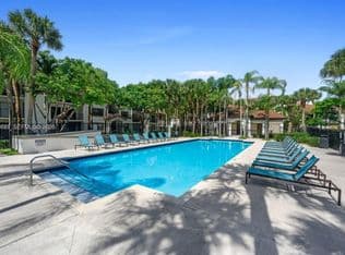 1+1 Condo — 510 S Park Rd #2310, Hollywood, 33021