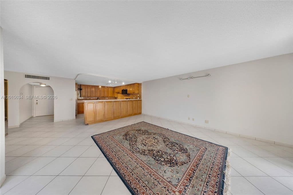 3-bedroom Condo — 600 Three Islands Blvd APT 212