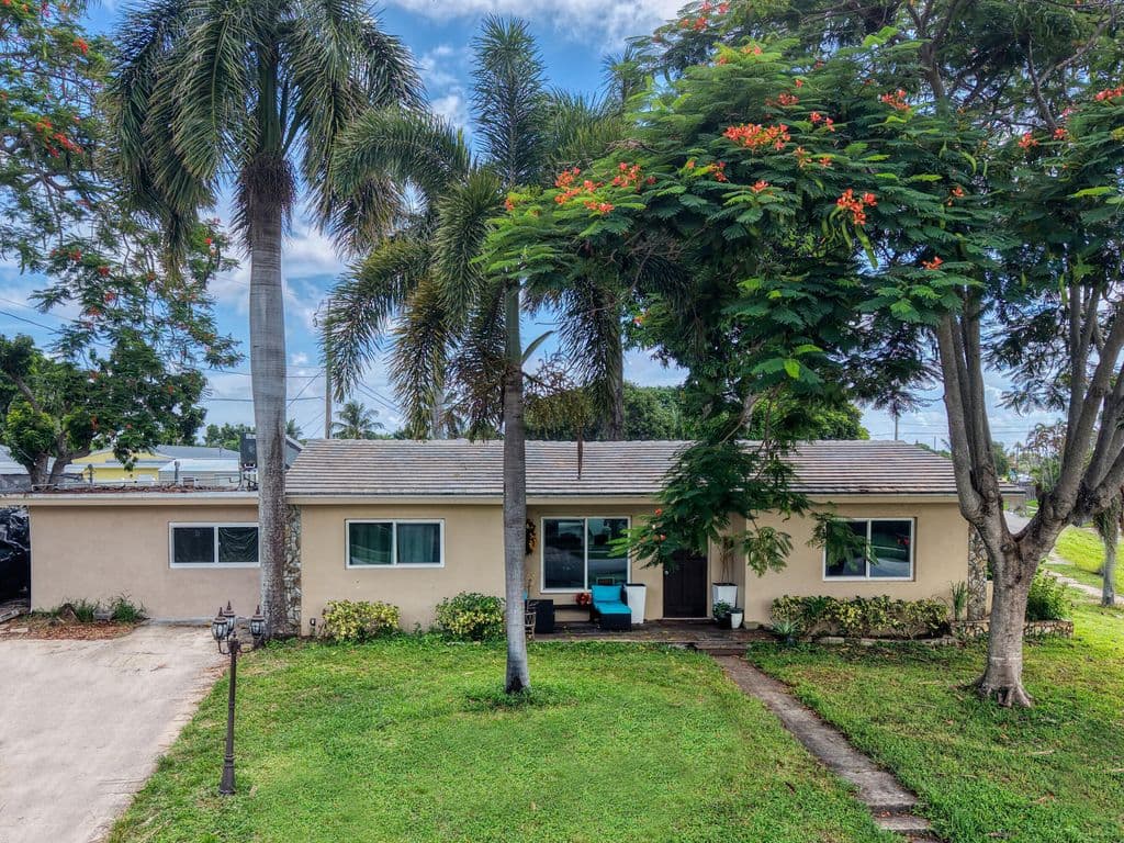 4-bedroom Single-Family Home — 1510 CREST Drive