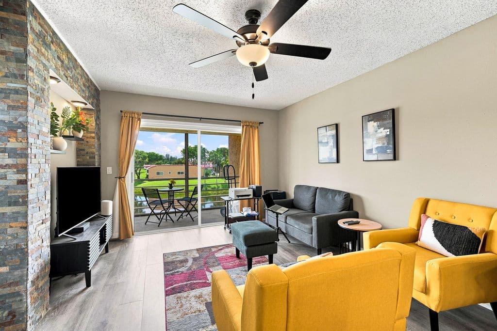 2+1 Condo — 198 Lake Frances Drive