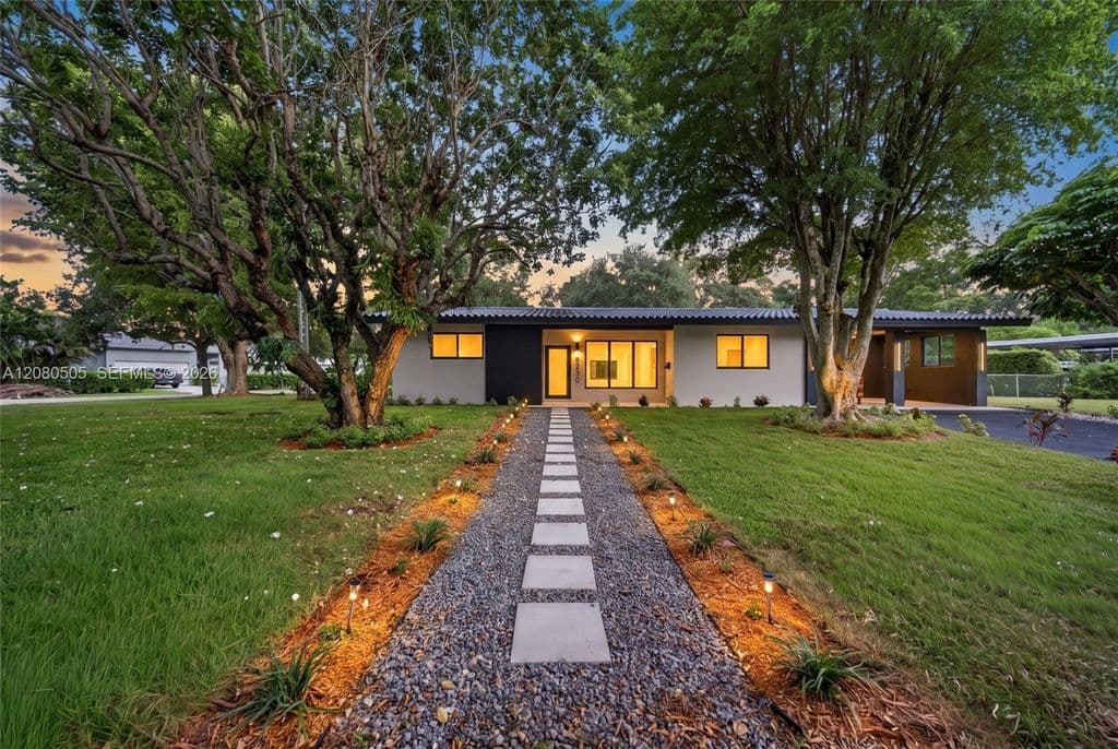 3+1 Müstakil ev — 8230 SW 117th Ter