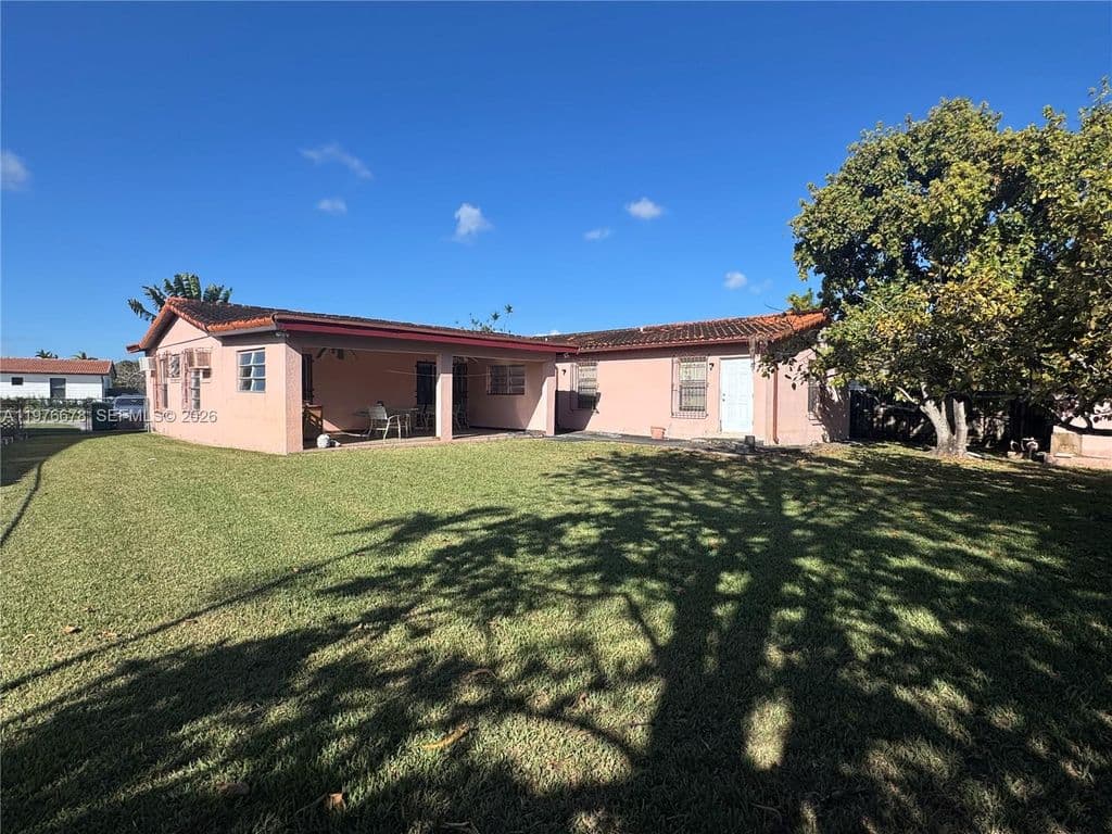 3+1 Müstakil ev — 10730 SW 66th Dr